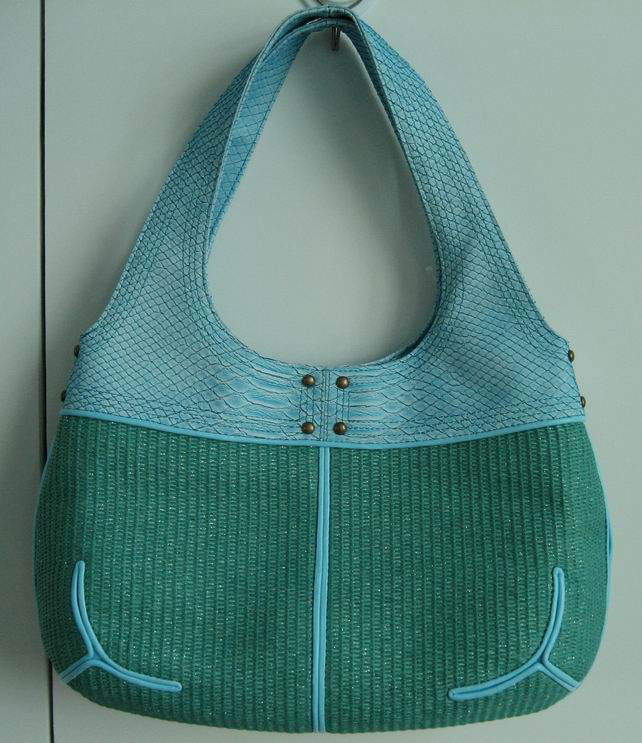 Straw Embroidery Handbag 3