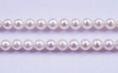 Freshwater Pearls and Seawater Pearls