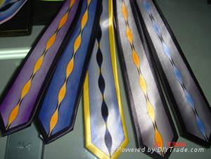 poly printed tie
