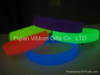 Glow Silicon wristband