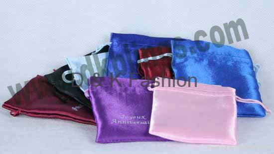 Satin pouch of 12333