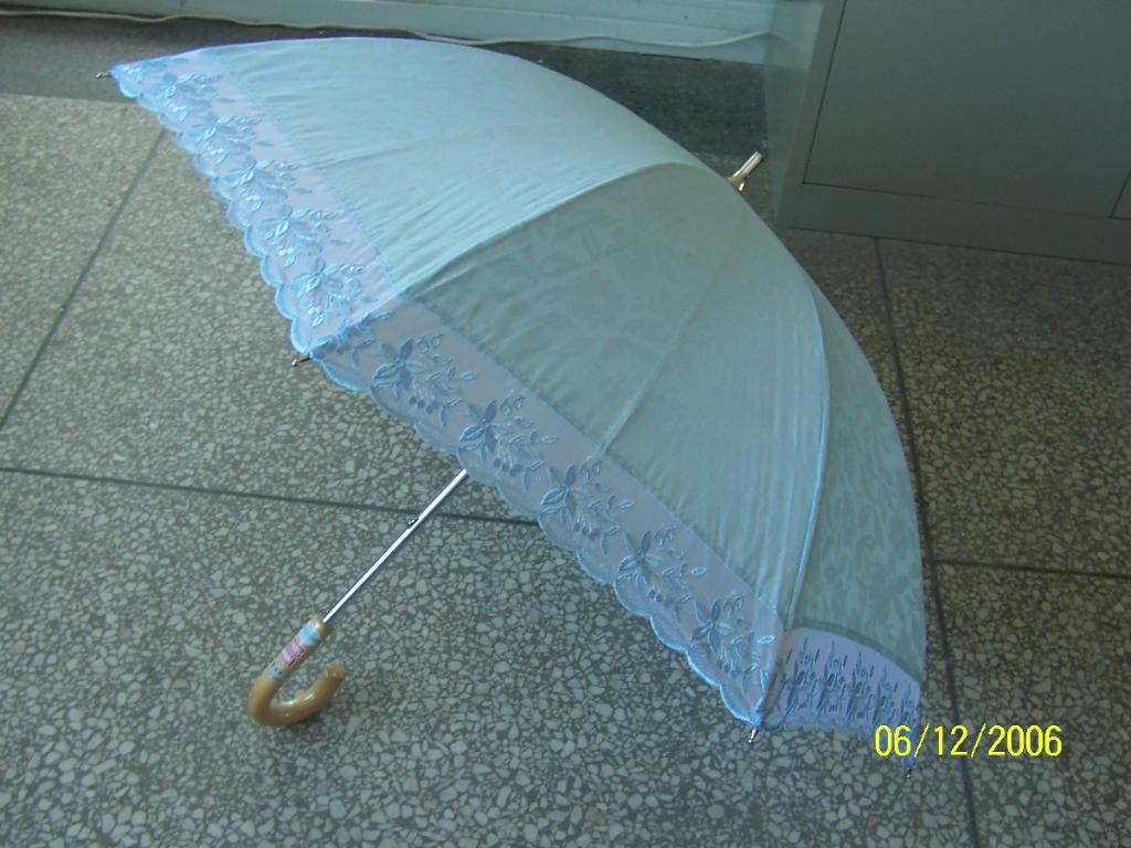 lady umbrella