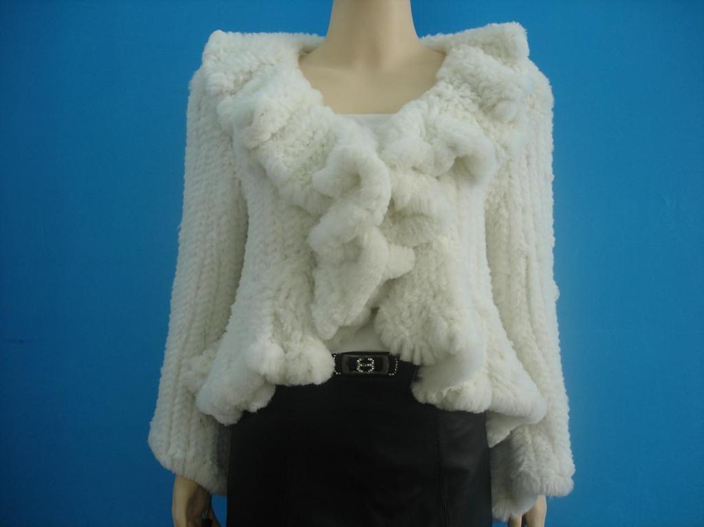 sheared rabbit fur knitted coat with white fox frilling 3