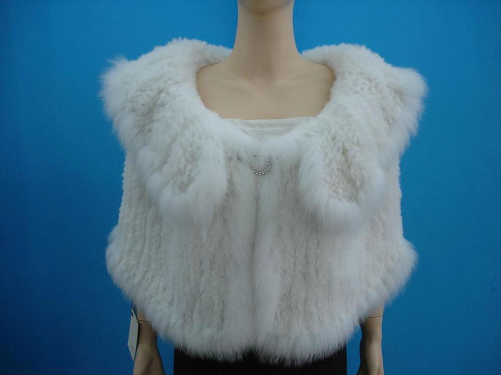 seta-free rabbit fur knitted shawl hemmed with white fox fur