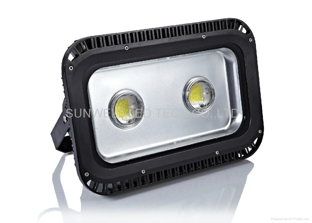 LED floodlight 100w with 3 years warrantee 60° beaming angel