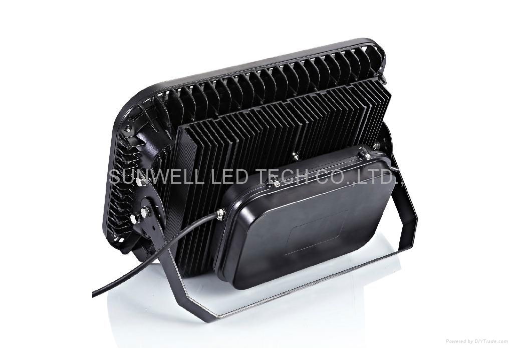 LED floodlight 100w with 3 years warrantee 60° beaming angel 2