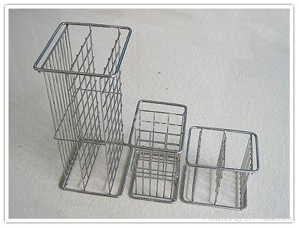 metal cages 3