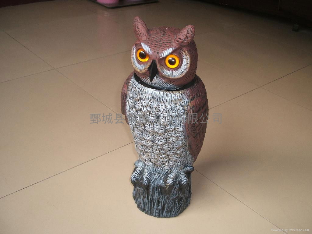 Plastic Rotating-head Owl 2
