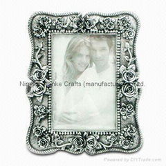 Metal photo frame