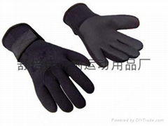 Insulating gloves