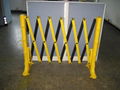 Plastic extensible barricades 1