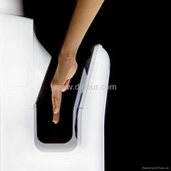 Blade hand dryer