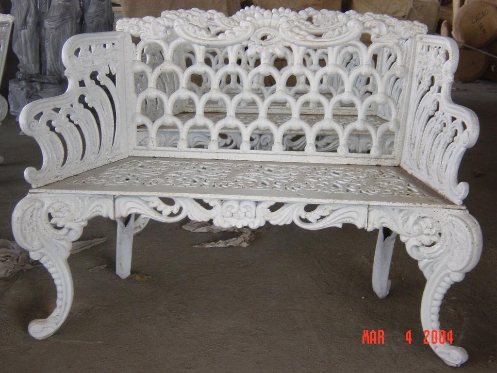 cast iron bench 3