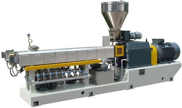 FLAT DOUBLE-SCREW PLASTIC GRANULATOR  2