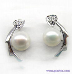 South Pearl Earrings