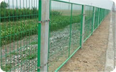 wire mesh fence