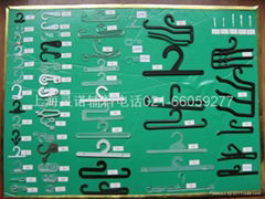 Plastic catch clow 