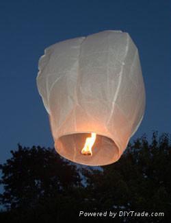 White Sky Lanterns (Balloon)