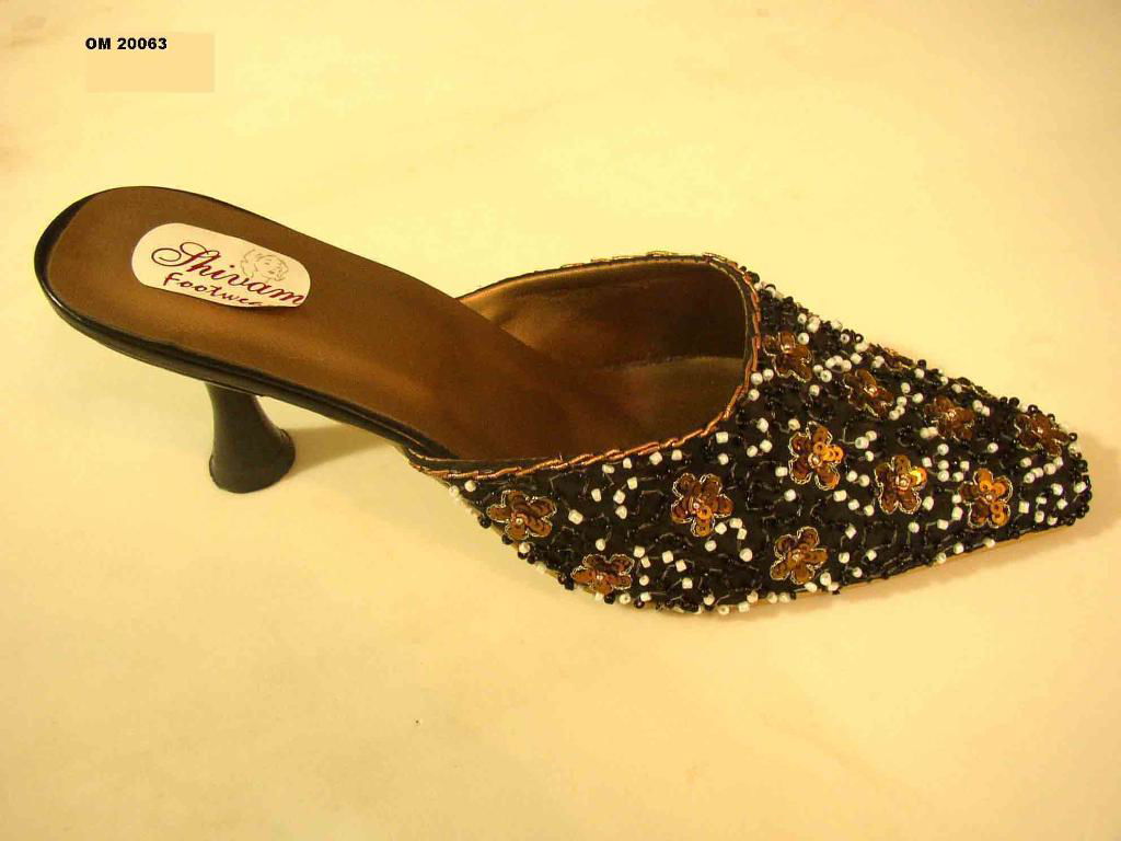 EMBRODIERY WOMEN SHOES