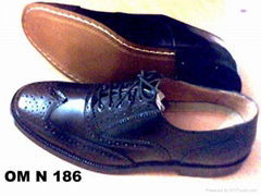 BROGUE SHOES 