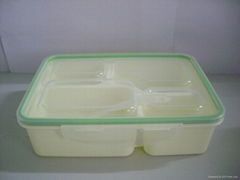 Plastic lunchbox