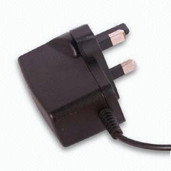 Mobile Phone Travel Charger with Reverse Current Protection and CE Certificate