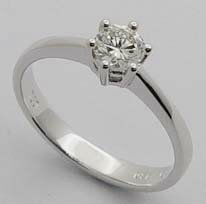  Diamond solitaire Ring