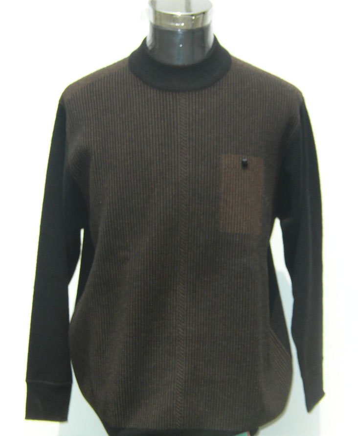 Man's round-collar pullover sweater