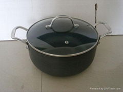 hard-anodized aluminium saucepot