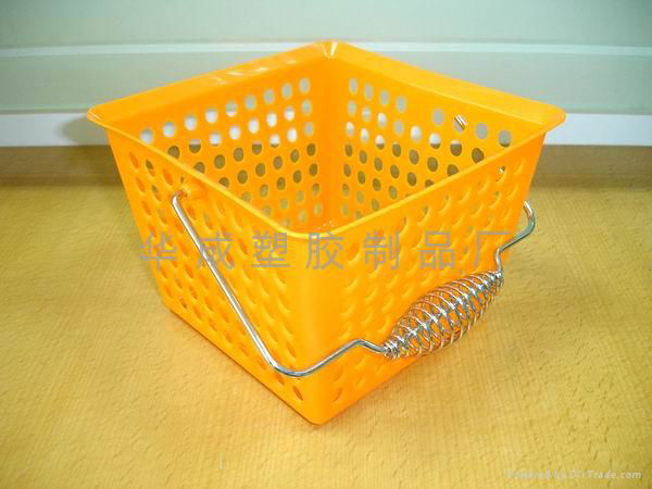 plastic clothes hangers / clothes rack 2