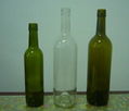 screw head glass wine bottle