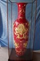 中国红陶瓷花瓶1.6米