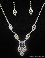 ladies' necklace set