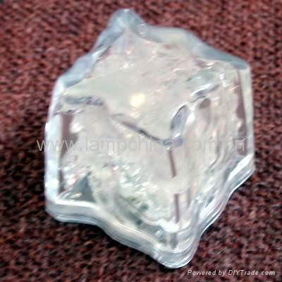 LED Flash Ice Cube 4