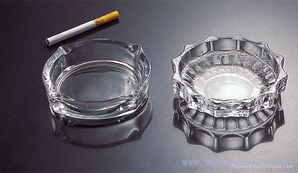 glass ashtray 4