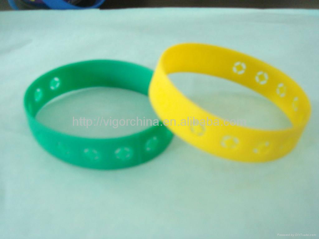 silicone Fashional hollowing bracelet  4