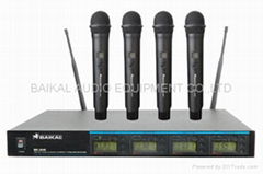 UHF synthesized diversity four channel wireless microphone