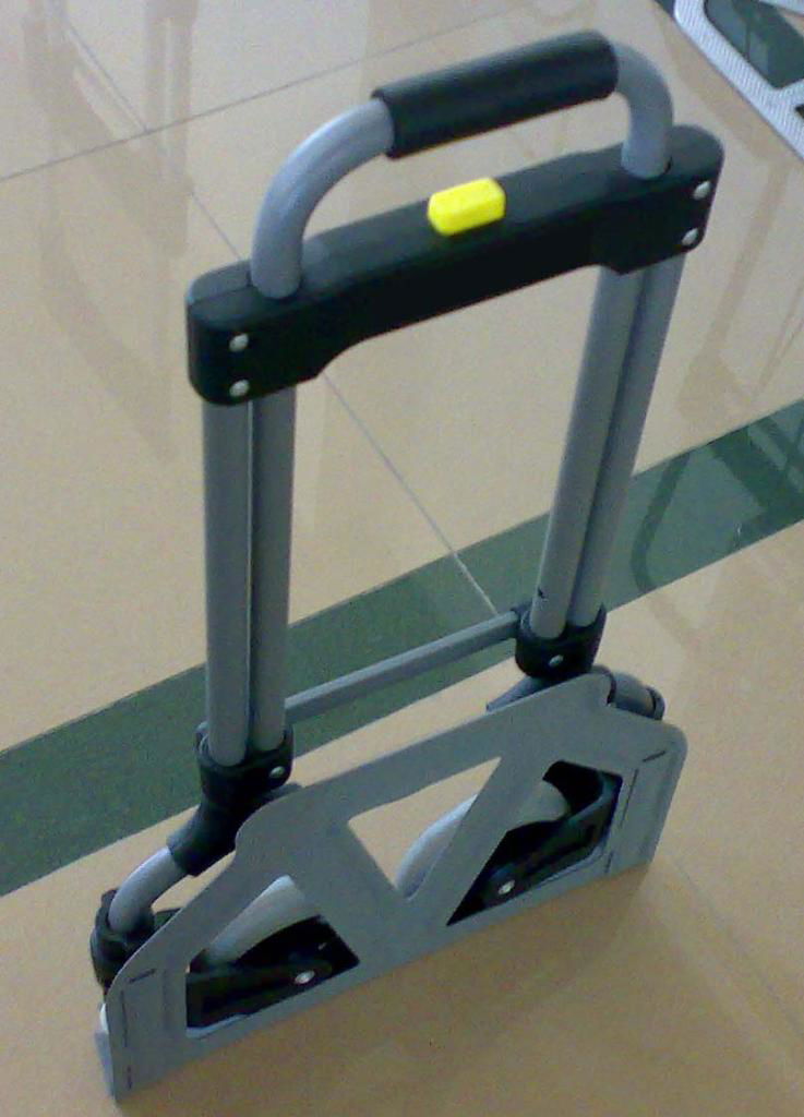 folding handtruck 2