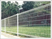 wire mesh fence