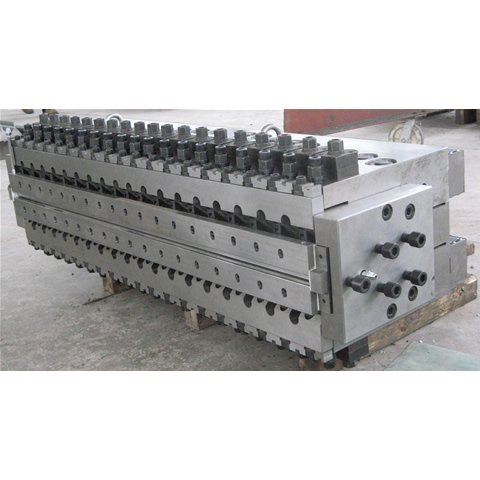 Solid plate mould