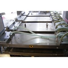 Hollow panel mould