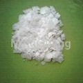 potassium hydroxide white flakes 1