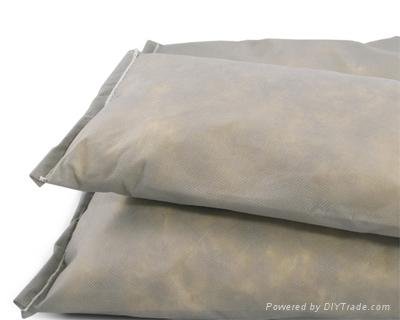 Universal absorbent pillow