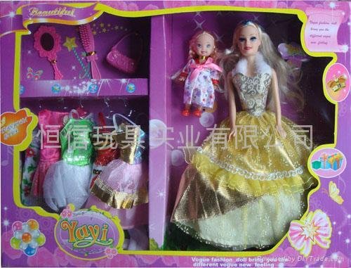 barbie doll w/kelly doll w/7 dress 4