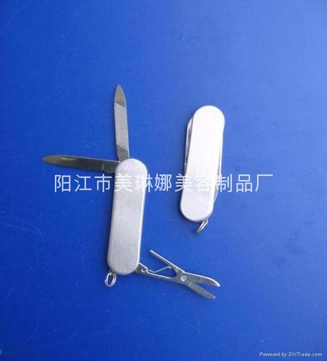 Double operates the cosmetology tool knife 5