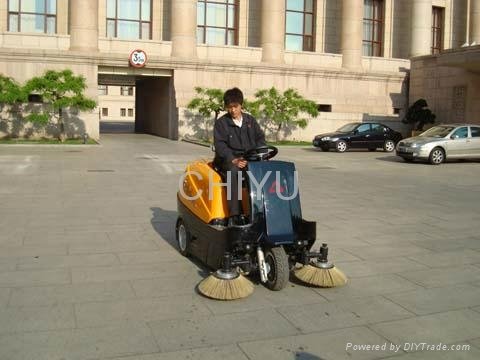 ride on sweeper  4