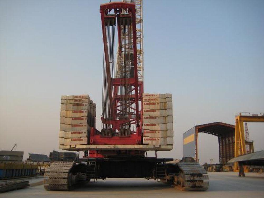 Used Liebherr 550 ton crawler cranes