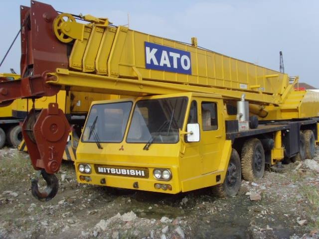 KATO 30 ton crane 3