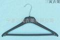 T-shirt hanger