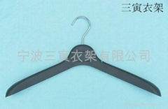 T-shirt hanger